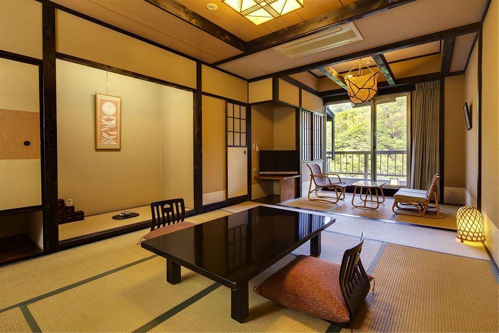 Fushioukaku Ryokan Ikeda (Osaka)
